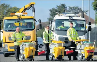  ??  ?? Making a difference Up to Clean Up Litter pickers David Martin, Matt Donnelly and Mark Ruddy are part of Team