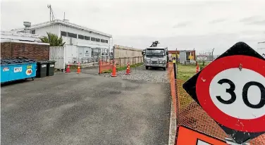  ?? PHOTO: SIMON O’CONNOR/STUFF ?? Constructi­on at New Plymouth Airport is all go.