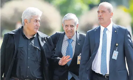  ?? DIDA SAMPAIO/ESTADÃO ?? Começou. Marcos Pontes (Ciência e Tecnologia), o general Heleno e Onyx Lorenzoni, após a primeira reunião da equipe de transição de governo