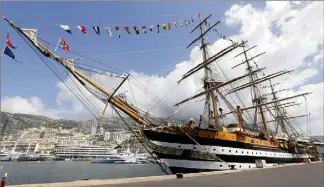  ??  ?? L’Amerigo Vespucci, fleuron de la marine militaire italienne, est port Hercule jusqu’à ce soir.