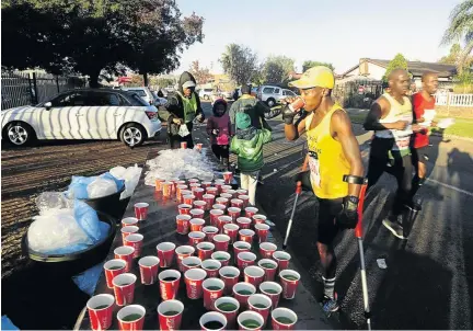  ?? / THULANI MBELE ?? Comrades Marathon runner Xolani Luvuno has put the Soweto Marathon among the races on his wish list after finishing the Comrades in crutches last month.