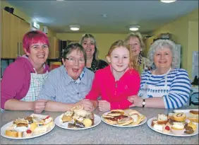  ?? 06_a10Rural06 ?? Working away to feed the hungry hordes were, left to right, Helen Rhodick, Betty Rhodick, Mandy Awcott, Sophie MacIver, Jan Williams and Linda Tighe.