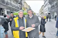  ??  ?? Le président du syndicat CR avec le maire d’Agen