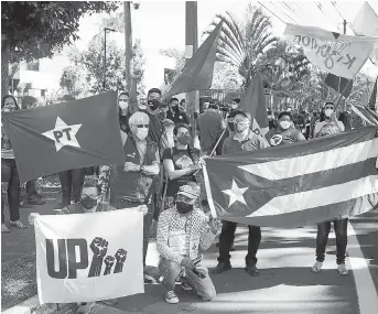 ?? FOTO: AGENCIA EFE ?? Una protesta de cubanos en la embajada de Brasil.