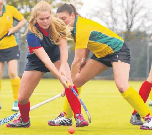  ?? Picture: Wayne McCabe FM3489220. Buy this picture from kentonline.co.uk ?? Ashford ladies’ 3rds get away from Deal on Saturday