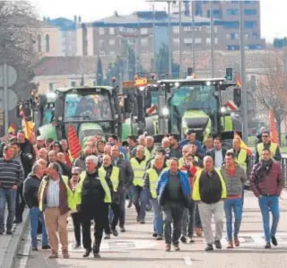  ?? // EP ?? Decenas de agricultor­es protestan en Valladolid