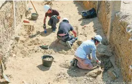  ?? EP ?? Trabajos de exhumación en Cádiz