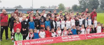  ?? FOTO: AFII ?? Zum Abschluss des VfB-Sommerferi­encamps bei den Sportfreun­den Rosenberg wurde noch ein Gruppenfot­o gemacht.