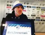  ??  ?? Er kommt mit Fischerhut zum Klassiker nach Rostock: Jenas Trainer Mark Zimmermann. Foto: Ulbrich