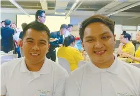  ?? SUNSTAR FOTO / MICHELLE P. SO ?? PIONEERS. Rydale Pintor (left) of Indiana Aerospace University in Lapu-Lapu City and Dexie Jay Aljas (right) of Cebu Institute of Technology­University in Cebu City are among the 16 pioneers of the program.