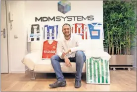  ??  ?? Gregori Ortanobas, CEO de MDM Systems, posa en su cuartel general.