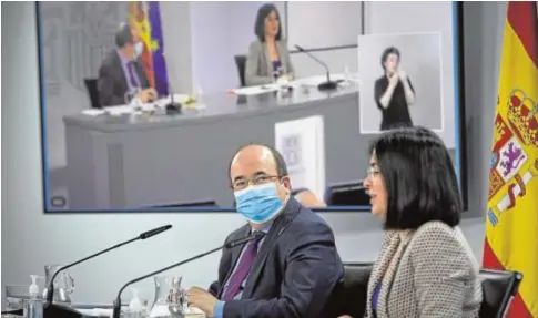  ?? POOL ?? Miquel Iceta y Carolina Darias, ayer, tras la reunión del Consejo Interterri­torial del Sistema Nacional de Salud