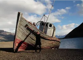  ??  ?? Glaciares del sur. Aventura extrema. Por el camino van quedando otros países, otros paisajes. En realidad, todos los que la mente humana sea capaz de imaginar. Y de disfrutar.