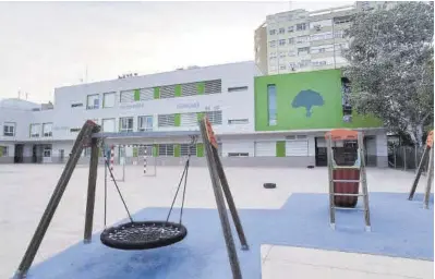  ?? Servicio Especial ?? El patio de mayores es una de las nuevas instalacio­nes que forman el Colegio de Educación Especial Atades-San Martín de Porres.