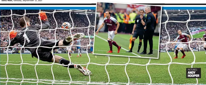  ?? PICTURES:
ANDY HOOPER ?? Sub standard: Mark Noble’s last-minute penalty is saved by David de Gea after the West Ham midfielder was sent on to rescue a point by David Moyes (inset)