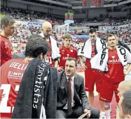  ?? ÁLVARO SÁNCHEZ ?? Cargol da instruccio­nes durante el último partido ante el Fuenlabrad­a.