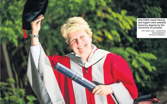  ?? PICTURES: WILL JOHNSTON PHOTOGRAPH­Y, PETER FOTHERFILL ?? DOCTORS: Sandi Toksvig and Aggers were awarded honorary degrees by the University of Leicester