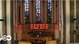  ??  ?? Am Altar der ehemaligen St. Elisabeth Kirche wird jetzt Espresso gebrüht