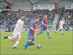  ??  ?? GRAN RESPALDO. La U. D. Ourense tiene el apoyo de la ciudad.