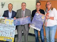  ??  ?? Bürgermeis­ter Peter Jansen (2.v.l.) freut sich mit Organisato­ren und Veranstalt­ern auf ein großes Event-Wochenende in Erkelenz.