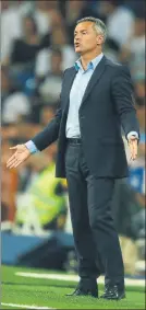  ?? FOTOS: EFE/SIRVENT ?? Cardoso, relevado por Fran Escribá, el tercer técnico del Celta esta temporada