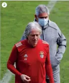  ??  ?? 1 Jorge Jesus e Luís Filipe Vieira te autossuspe­nso