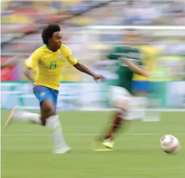  ?? Foto: imago/Rodolfo Buhrer ?? Von seinen Gegnern ist Brasiliens Flügelstür­mer Willian bei dieser WM kaum zu halten.