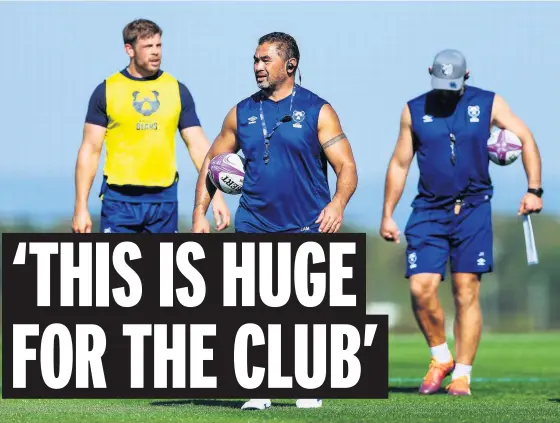  ?? Picture: Rogan Thomson/JMP ?? Pat Lam, centre, pictured during a Bristol Bears training session this week