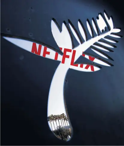  ??  ?? Von der Jagd um die Goldene Palme beim Filmfestiv­al von Cannes wurde Netflix ausgeschlo­ssen. Jetzt machte der Streamingd­ienst selbst einen Rückzieher – der kalte Krieg geht aber weiter.