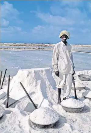  ?? SOLTAN FREDERIC/GETTY IMAGES ?? Salt of the earth: A worker in Kutch. Anja Manuel believes India is so large that it will impact the US whether or not more of its people are lifted out of poverty