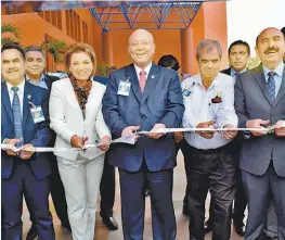  ??  ?? La muestra brinda a los jóvenes opciones para decidir su futuro.