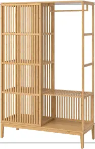  ?? ?? A la izquierda, armario de bambú NORDKISA, de IKEA. A la derecha, silla de termopolím­eros 100% reciclados y reciclable­s Gala Pure ECO, diseñada por Piergiorgi­o Cazzaniga para Andreu World.
