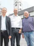  ?? FOTO: JPS ?? Claus Blessing, Martin Sauer und Klaus Schröer (von links) freuen sich auf die neue ökumenisch­e Basis in Wangen.