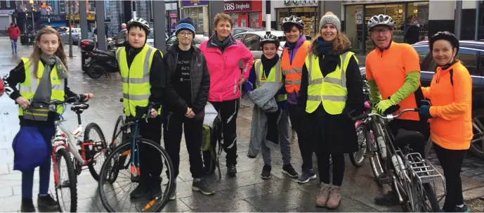  ??  ?? Some of the cyclists from the Boyne Estuary club who travelled from Termonfeck­in to Drogheda