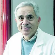  ??  ?? Sotto accusa Il professor Pietro Litta, responsabi­le della Chirurgia mini-invasiva interna alla Clinica ostetrica dell’Azienda ospedalier­a di Padova