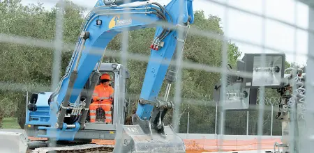  ??  ?? Le ruspe a Melendugno Il cantiere della Tap collocato in località San Basilio