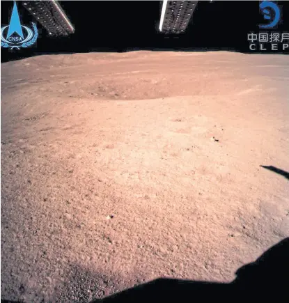  ?? Reuters ?? La primera imagen de la sonda Chang’e-4 enviada desde la Luna