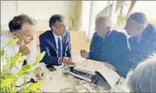  ?? - Crédits : Départemen­t ?? Le président Arnaud Viala avec C.Teyssedre, maire de Rodez, en compagnie de Pierre et Colette Soulages