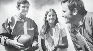  ?? SUN SENTINEL FILE PHOTO ?? Bob Griese, left, Chris Evert and Dolphins coach Don Shula share a laugh.