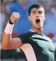  ?? REUTERS ?? Carlos Alcaraz reacts during his match against Novak Djokovic.