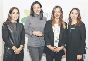  ??  ?? ▲ directora de Proyectos eClass; Daniela Chomalí, Marketing Banco Falabella; María de los Ángeles Moreno, programas Inglés eClass, y Brigitte Miño,