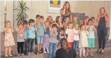  ?? FOTO: HÜGLER ?? „Endlich geht es los“: Der Aalener Kindergart­en Sankt Elisabeth hat seinen 50. Geburtstag gefeiert.