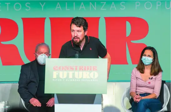  ?? JESÚS G. FERIA ?? Pablo Iglesias, junto a Ione Belarra y Lula Da Silva, ayer, en un acto en Casa América