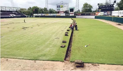  ?? FUENTE EXTERNA ?? Trabajos. Los jardines del estadio Julián Javier de San Francisco de Macorís han sido acondicion­ados para la próxima temporada.