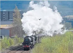  ?? ?? The Great Britain XVI steams out of Perth for Inverness.