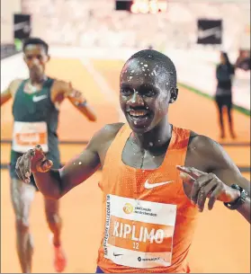  ?? EFE ?? El ugandés Kiplimo batió el récord de la Vallecana que tenía el mismísimo Eliud Kipchoge