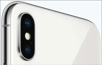  ??  ?? On the iPhone X, the two cameras are stacked vertically, while on the iPhone 8 Plus they’re side by side