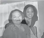  ?? FAMILY PHOTOGRAPH ?? Roberts, right, with her mother, Florence Williams, in an undated family photograph.