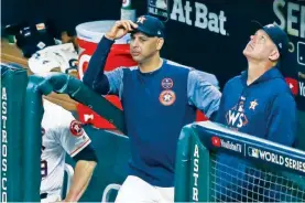  ??  ?? El puertorriq­ueño Alex Cora dejó a los Astros para enrolarse con Red Sox.