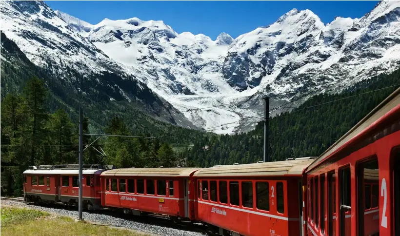  ?? KEYSTONE ?? ‘Tutto un puntare contro il finestrino, alla ricerca dell’inquadratu­ra giusta, cercando di lasciar fuori campo i piloni della ferrovia’